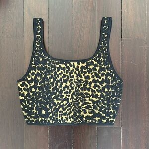 Aritzia Babaton sculpt knit crop top